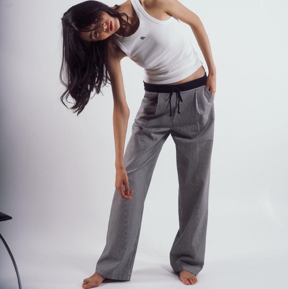 Parisienne Et Alors Pantalon Jogging THANN Rayures Noires/blanches