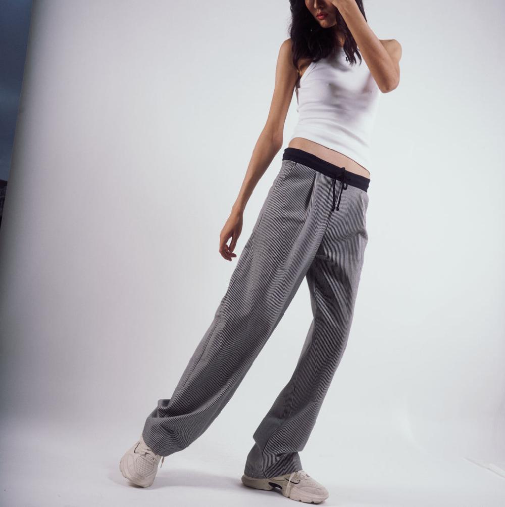 parisienne et alors Pantalon Jogging THANN rayures noires/blanches