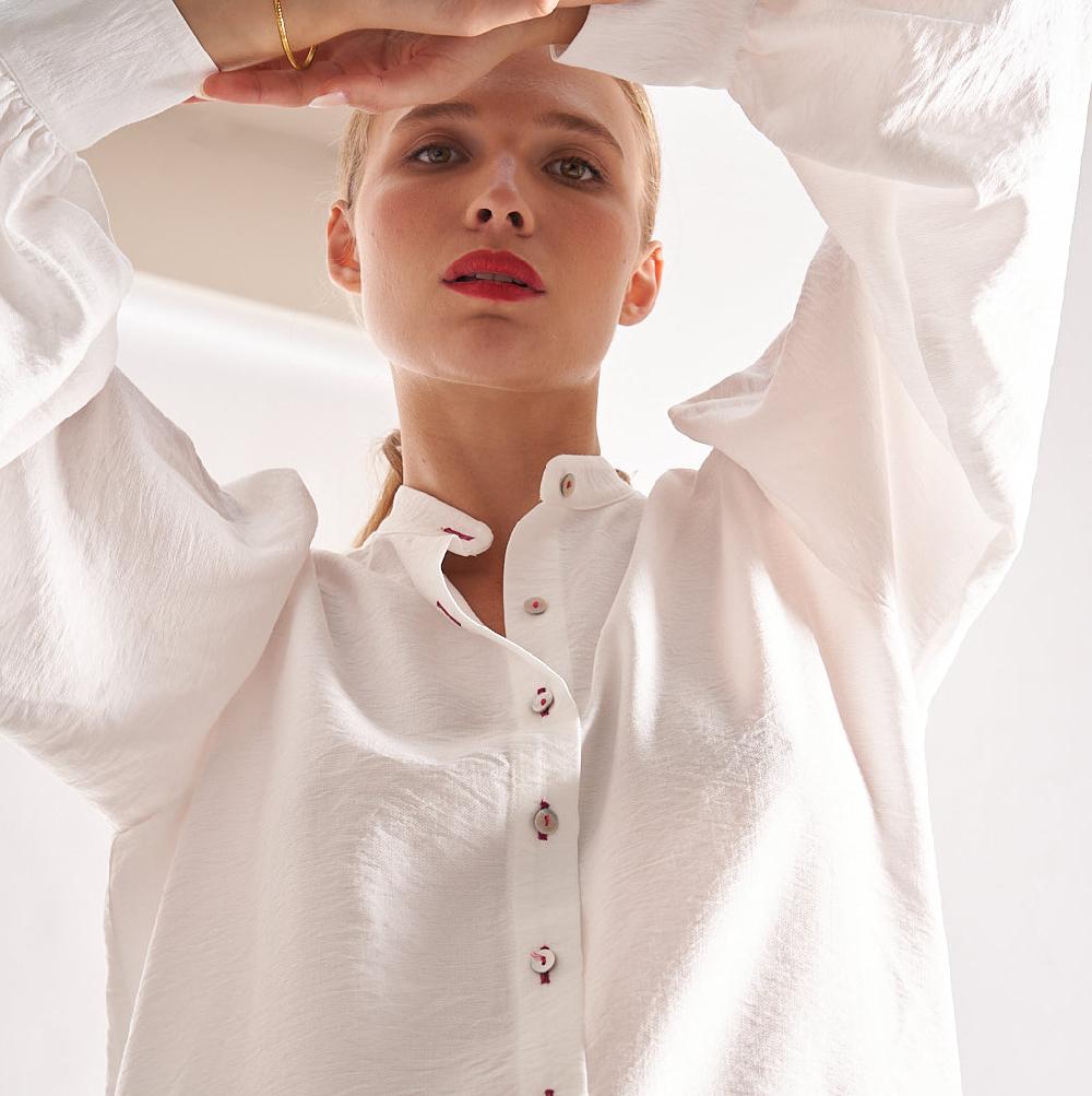 parisienne et alors Chemise écrue AGUTTE