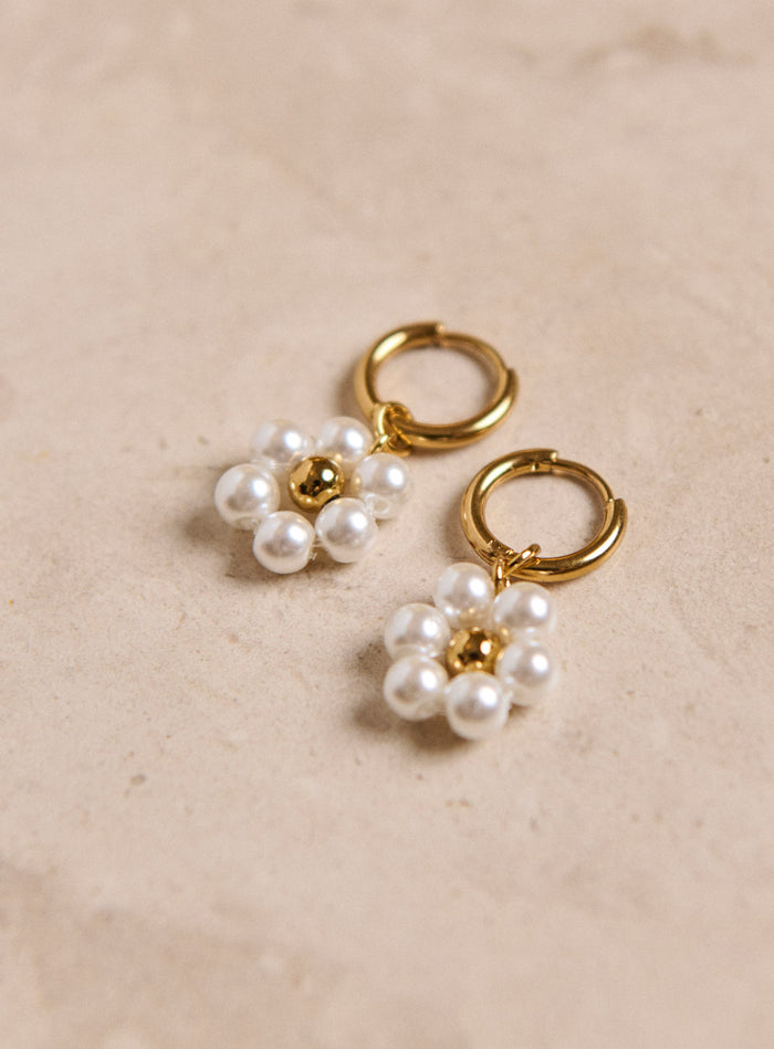 Petite Mendigote Angelina - Boucles D'oreilles Fleurs En Laiton Plaqué Or