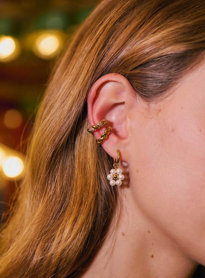 Petite Mendigote Angelina - Boucles D'oreilles Fleurs En Laiton Plaqué Or