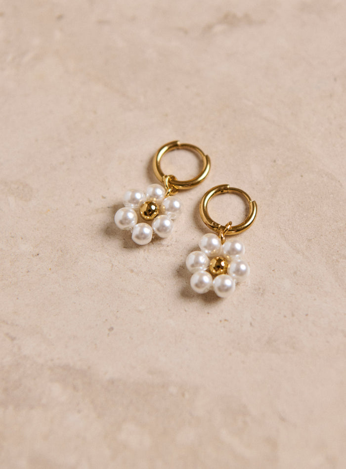 petite mendigote Angelina - Boucles d'oreilles fleurs en laiton plaqué or