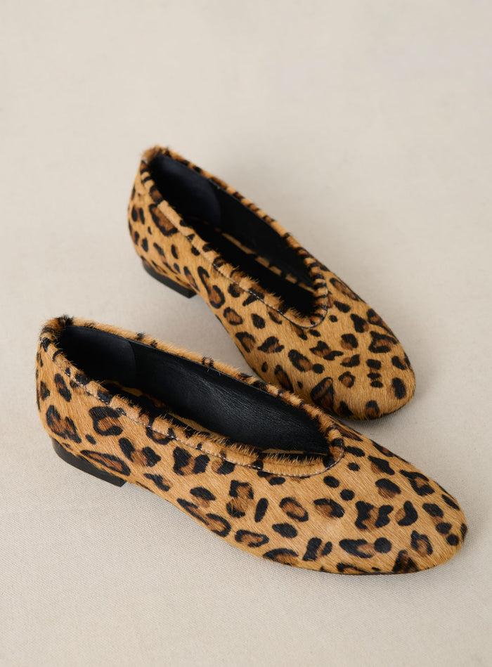 petite mendigote Coralie - Ballerines en cuir léopard