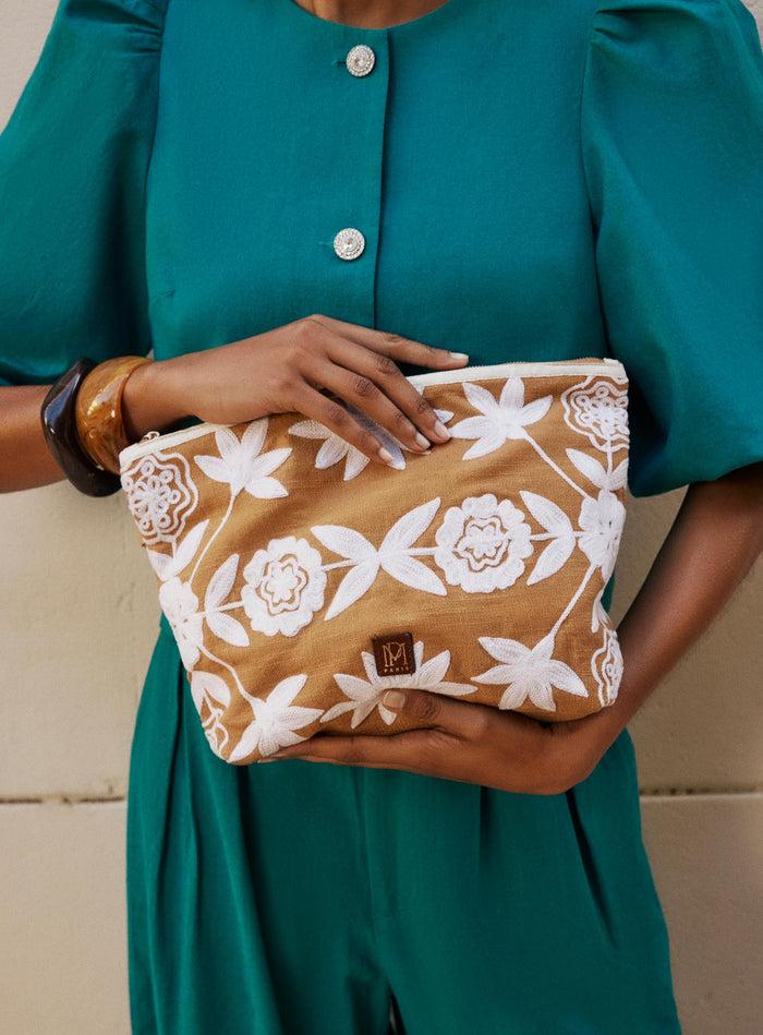 Petite Mendigote Eva - Grande Pochette En Coton Camel