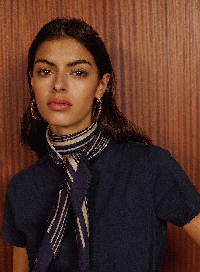 petite mendigote Anda - Foulard bleu à rayures