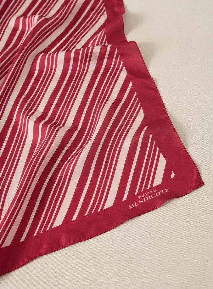 Petite Mendigote Anda - Foulard Rouge à Rayures