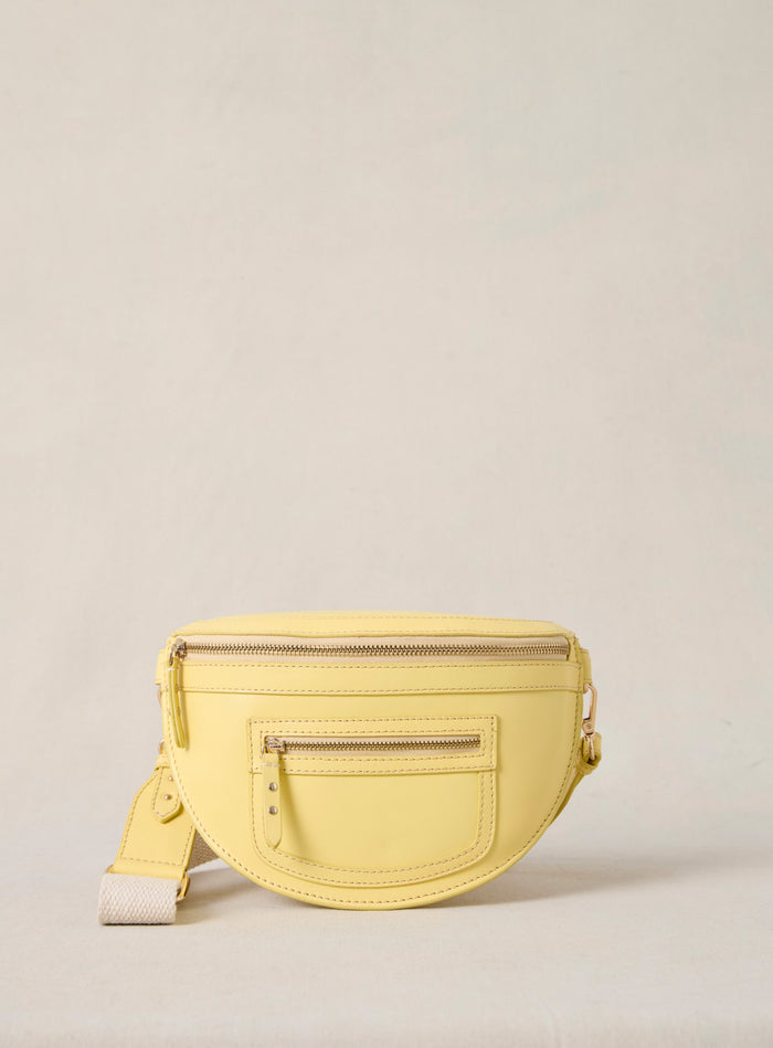 petite mendigote Sana - Sac banane en cuir jaune