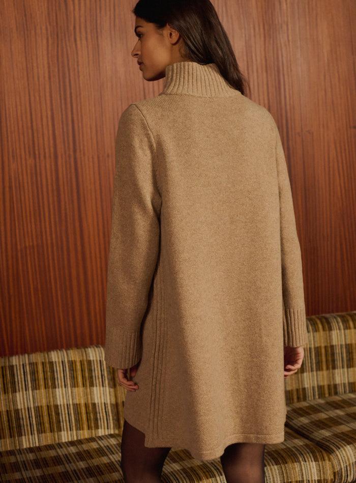 Petite Mendigote Roxane - Robe Pull D'hiver Courte Taupe à Col Montant
