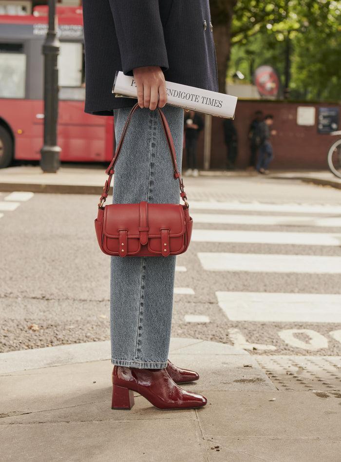Petite Mendigote Steve - Petit Sac Cargo Rouge En Cuir