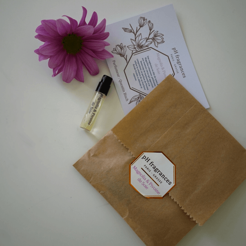 Ph Fragrances Fragrance Magnolia & Peony Of Silk (2ml)