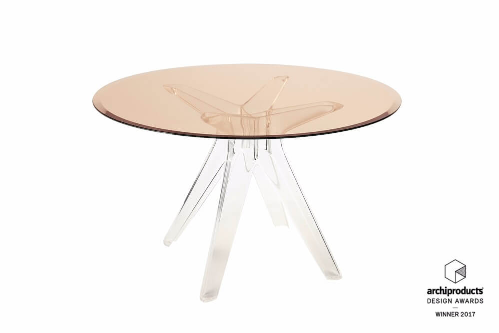 philippe starck La table SIR GIO récompensée par les Archiproducts Design Awards 2017