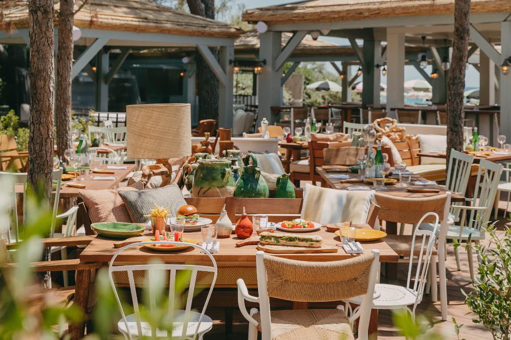 philippe starck LILY OF THE VALLEY - LA DOLCE VITA AU BORD DE L'EAU philippe starck LILY OF THE VALLEY - LA DOLCE VITA AU BORD DE L'EAU