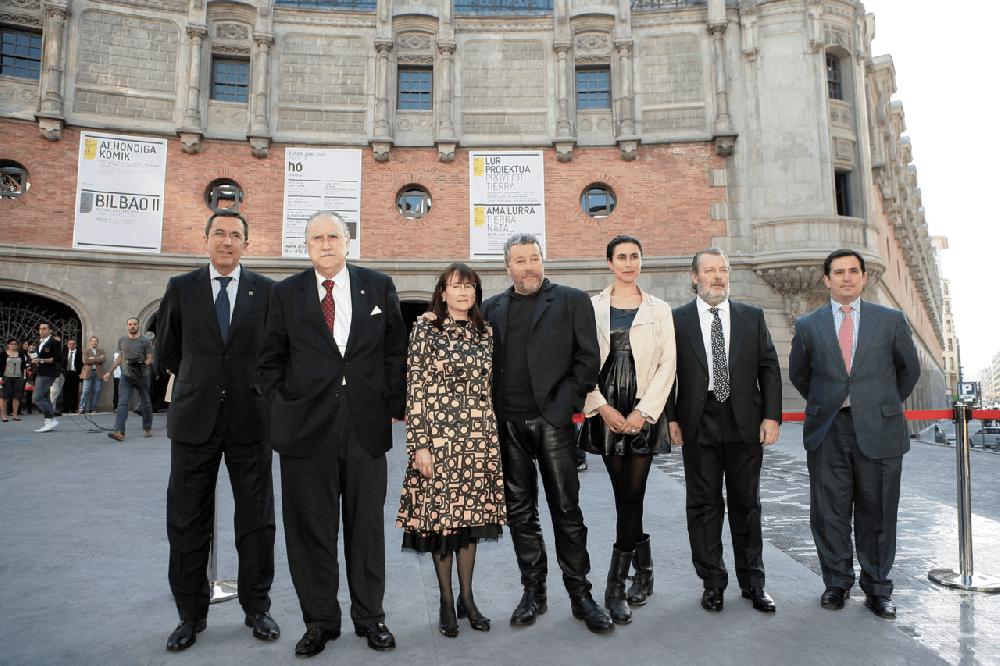philippe starck Ouverture de l'Alhondiga à Bilbao Centre culturel sportif et de vie