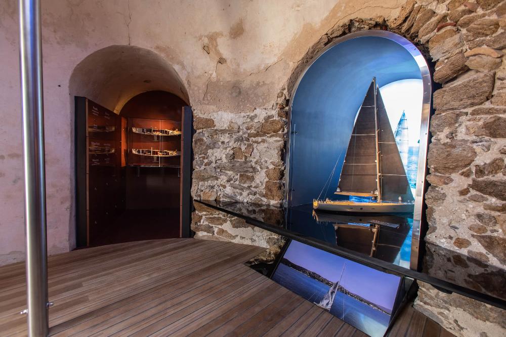Philippe Starck NOUVELLE SALLE DEDIÉE AU VIRTUELLE