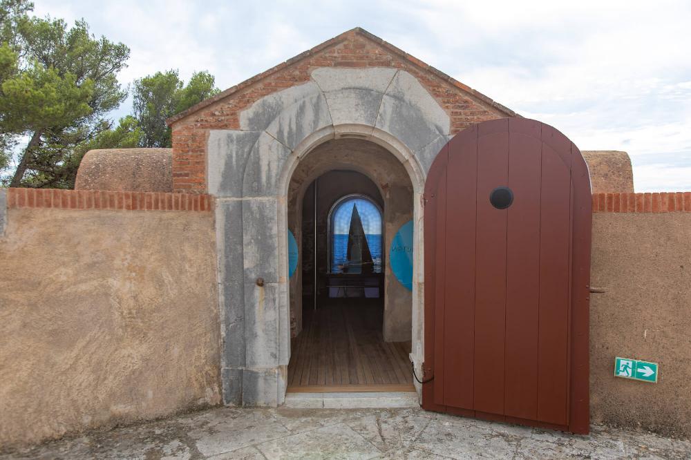 philippe starck NOUVELLE SALLE DEDIÉE AU VIRTUELLE philippe starck NOUVELLE SALLE DEDIÉE AU VIRTUELLE