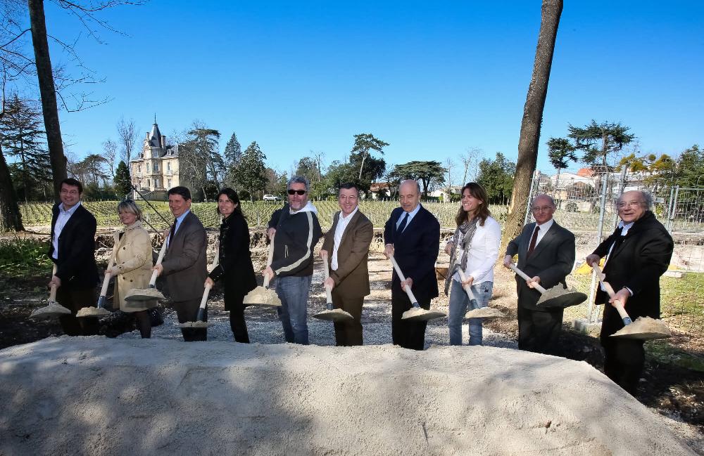 philippe starck Pose de la 1ère pierre du chai du château Les Carmes Haut-Brion