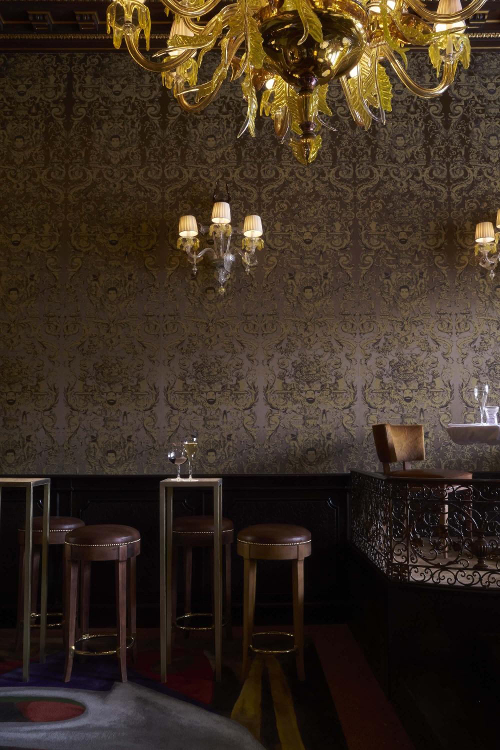 Philippe Starck QUADRI UNE MERVEILLE VÉNITIENNE OÙ MYSTÈRE POÉSIE ET MAGIE REVELENT UNE CUISINE ITALIENNE EXTRAORDINAIRE