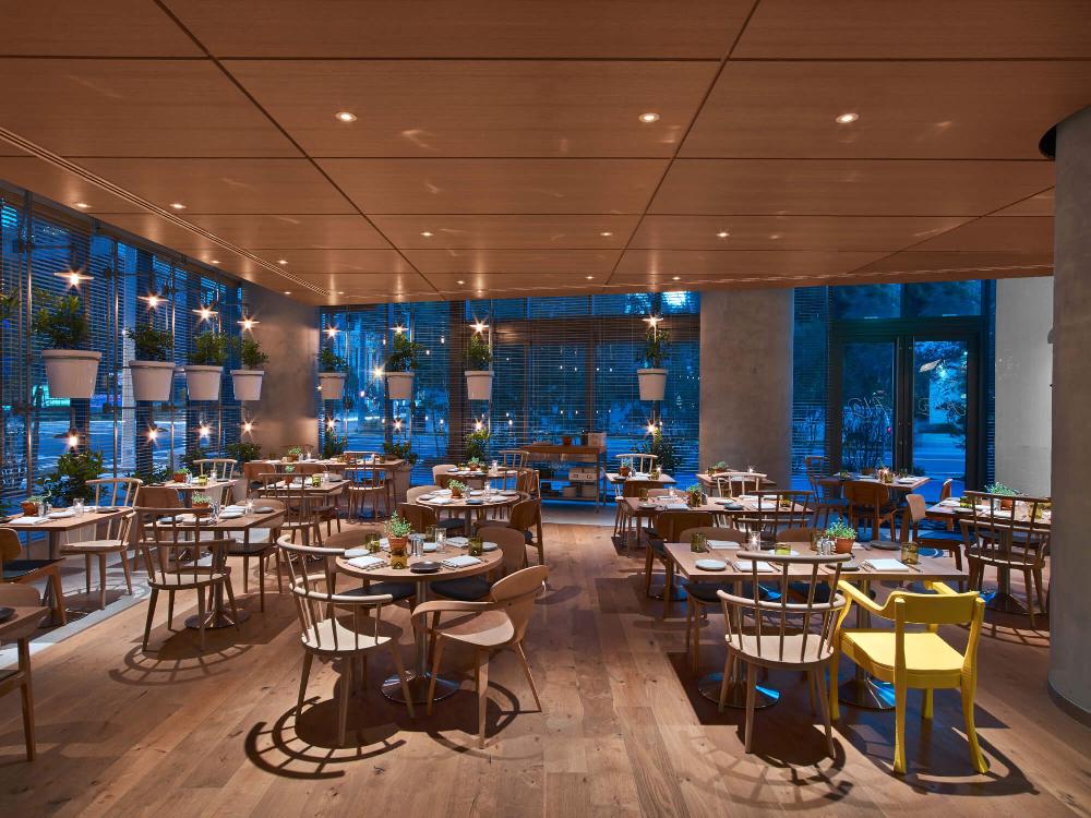 Philippe Starck SLS BRICKELL ÉLÉGANCE INTEMPORELLE HUMOUR POÉSIE ET JOIE DE VIVRE