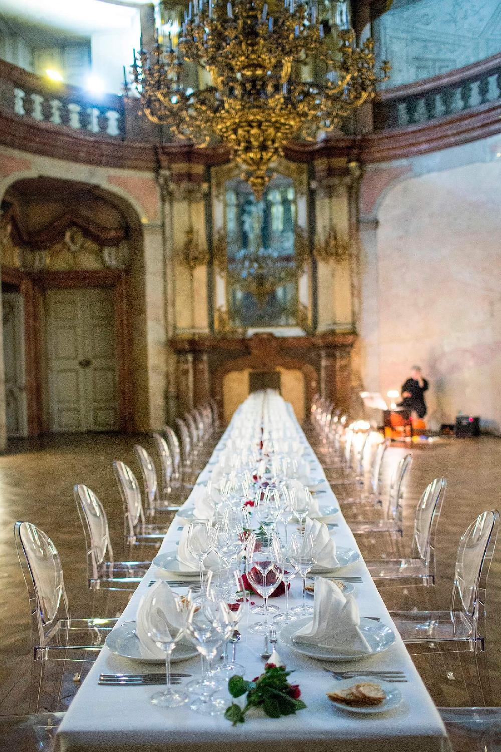 Philippe Starck Starck Et Flos S’illuminent à Prague