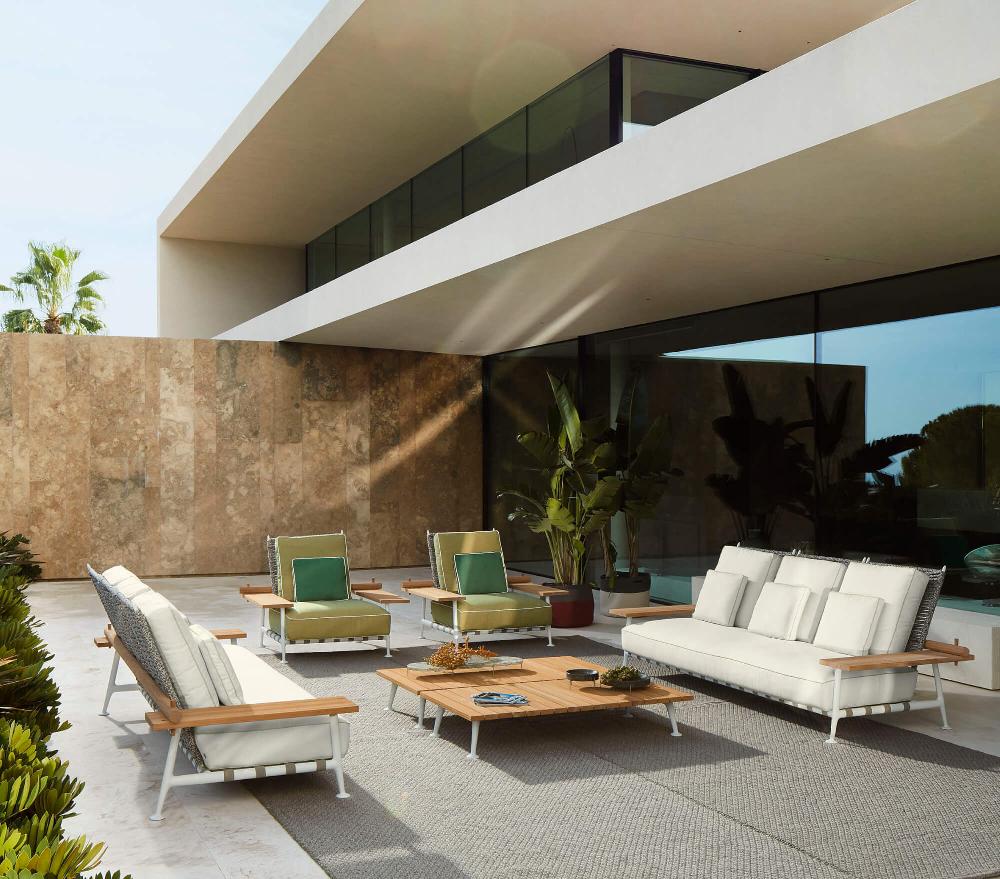 Philippe Starck UNE COLLECTION OUTDOOR EN HARMONIE AVEC LA NATURE : PHILIPPE STARCK & CASSINA 2020