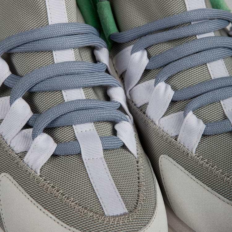 Pierre Hardy BASKETS TREK COMET Toile De Nylon Gris Clair Et Cuir De Veau Velours Vert Et Bleu Clair