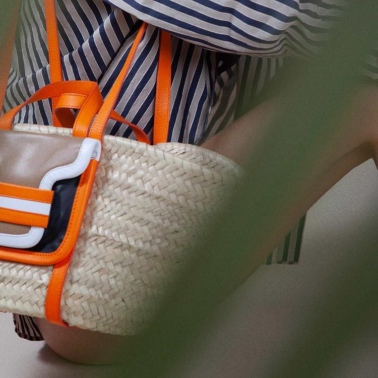 Pierre Hardy PANIER MINI ALPHA Raffia Naturel Cuir De Chevreau Orange Cuir D'agneau Noir & Cuir De Veau Cappuccino & Blanc