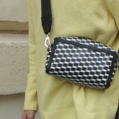 Pierre Hardy SAC MAXI CUBE BOX Toile Enduite Cube Blanche Et Cuir De Chevreau Grainé Blanc