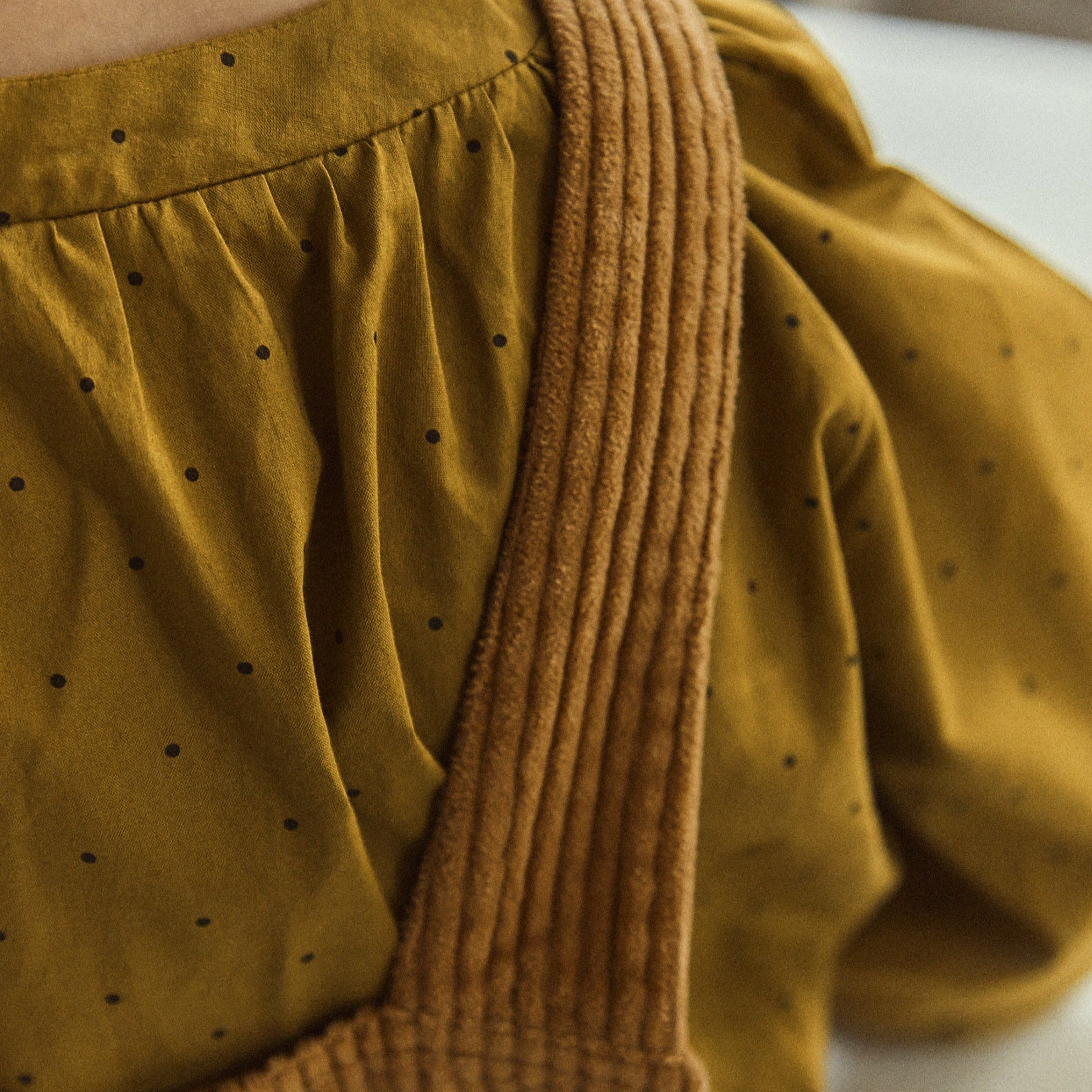 Poudre Organic BLOUSE PECAN Points Green Moss
