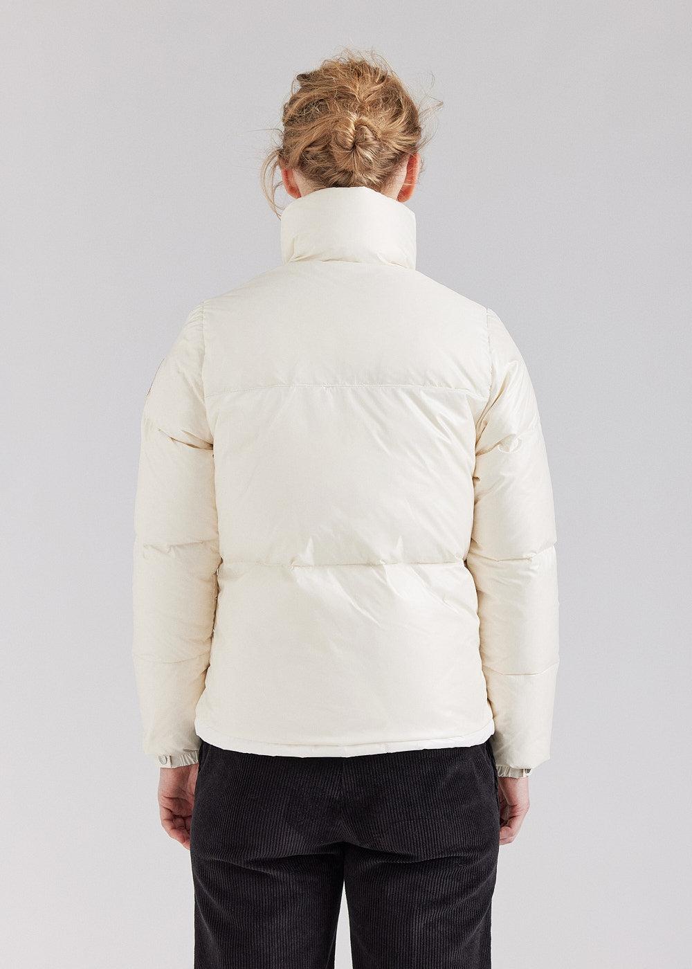 Pyrenex Doudoune Courte Et Brillante Pour Femme Pyrenex Goldin Chalk