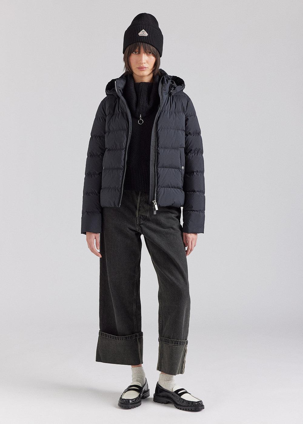 pyrenex Doudoune femme Pyrenex Spoutnic à capuche amovible noire pyrenex Doudoune femme Pyrenex Spoutnic à capuche amovible noire