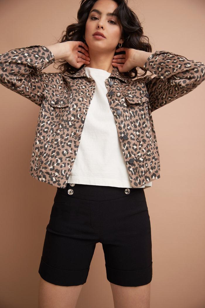 rekucci Classic 6” shorts with cuffed button detail black