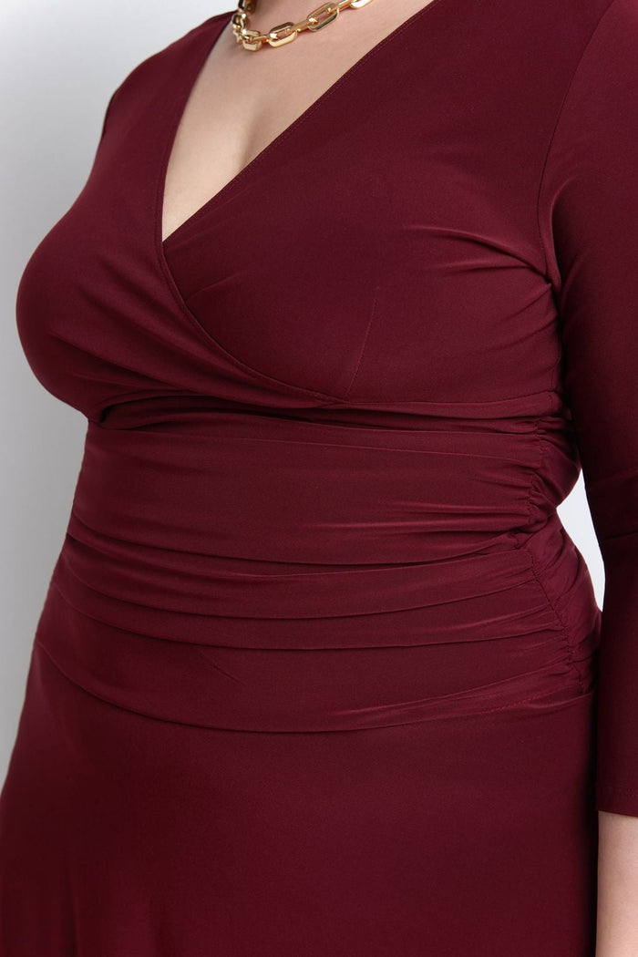 Rekucci Curvy Form-Fitting Ruched Dress With Tummy Control Burgundy