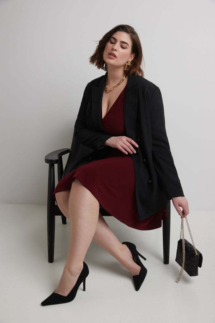 rekucci Curvy Form-Fitting Ruched Dress with Tummy Control burgundy