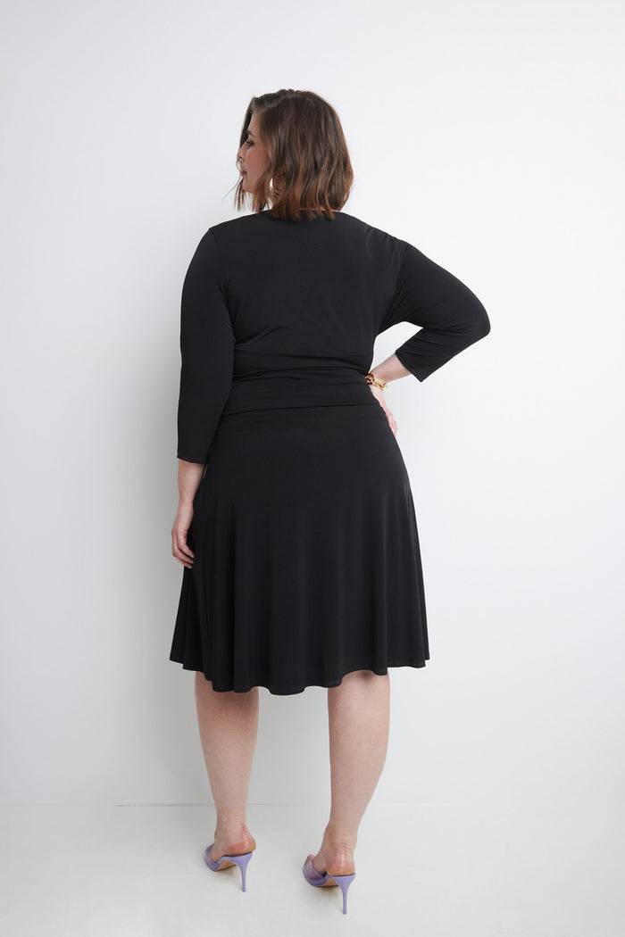 Rekucci Curvy Form-Fitting Ruched Dress With Tummy Control Black