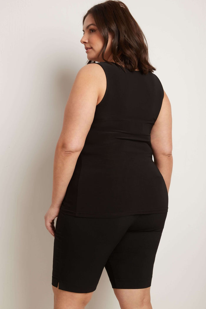 Rekucci Curvy Pull-on 12” City Shorts With Tummy Control Black