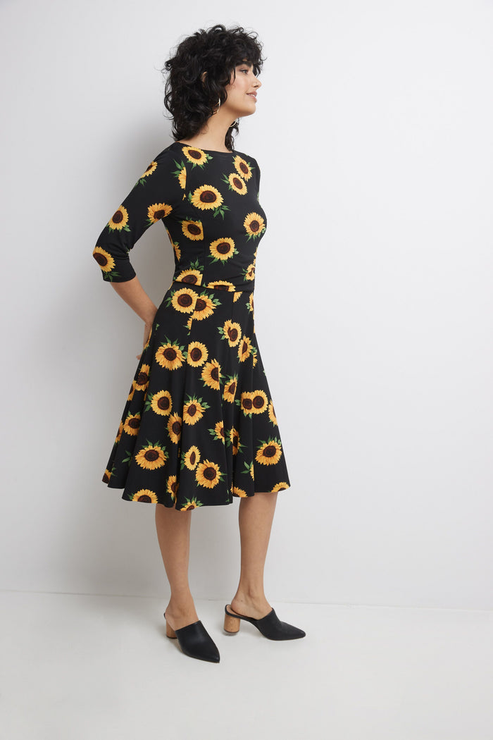 Rekucci Flared Business Dress With 3/4 Sleeves Black/gold-sunflower