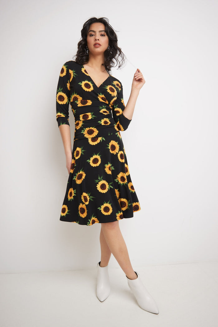 Rekucci Form-fitting 3/4 Sleeve Dress With Ruching Black-gold-sunflower