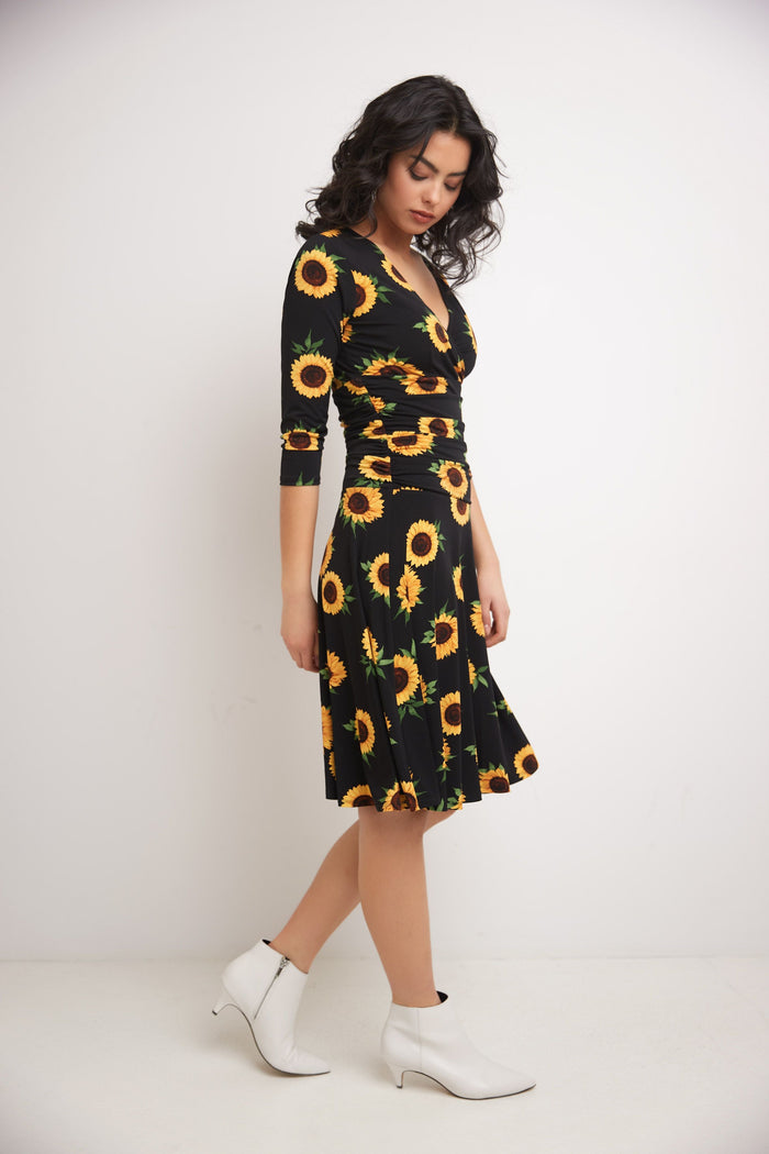 Rekucci Form-fitting 3/4 Sleeve Dress With Ruching Black-gold-sunflower