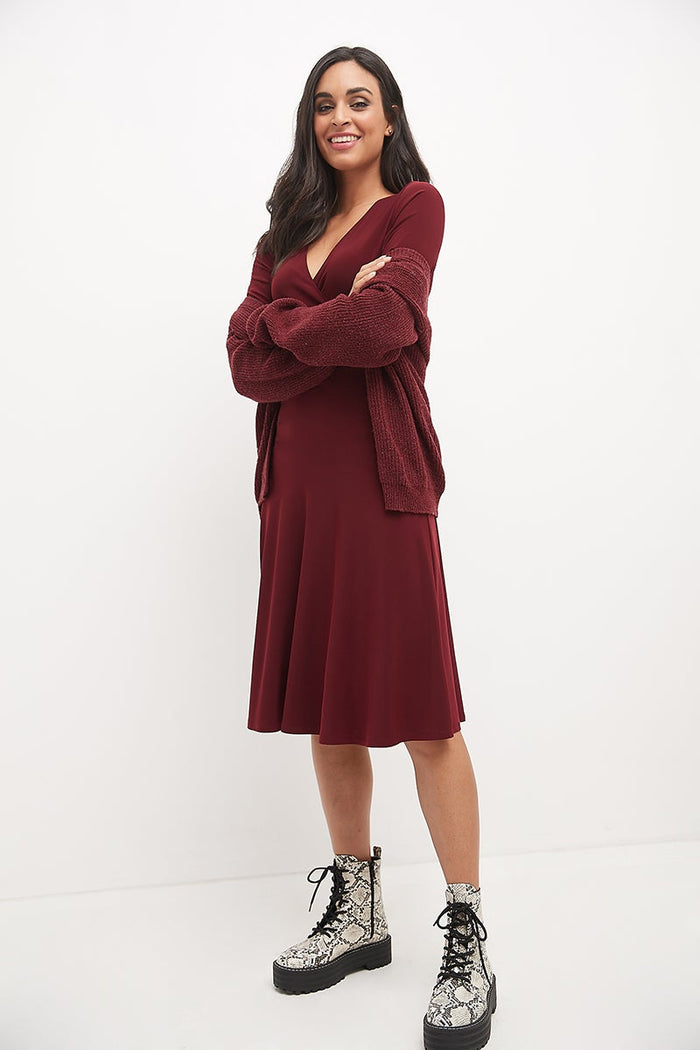 Rekucci Form-fitting 3/4 Sleeve Dress With Ruching Burgundy