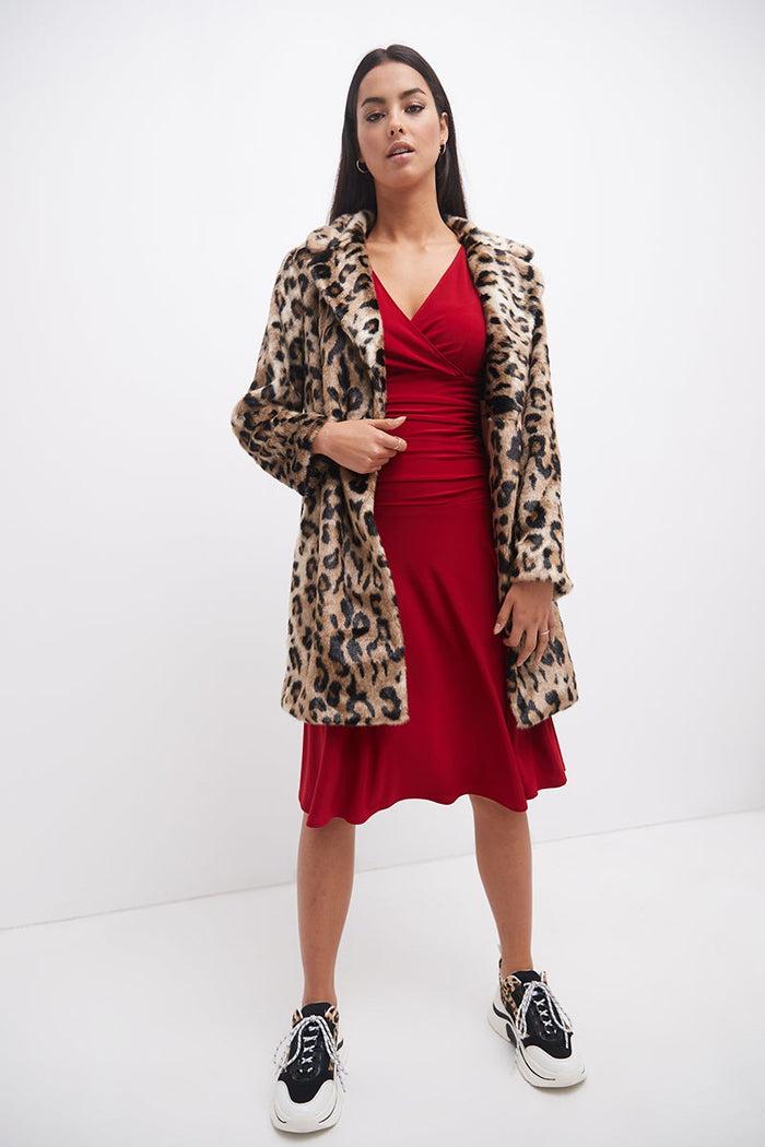 Rekucci Form-fitting 3/4 Sleeve Dress With Ruching Cherry