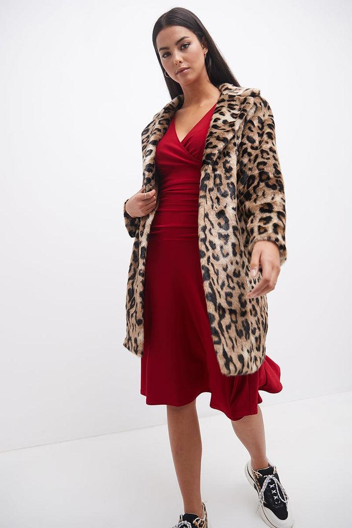 Rekucci Form-fitting 3/4 Sleeve Dress With Ruching Cherry