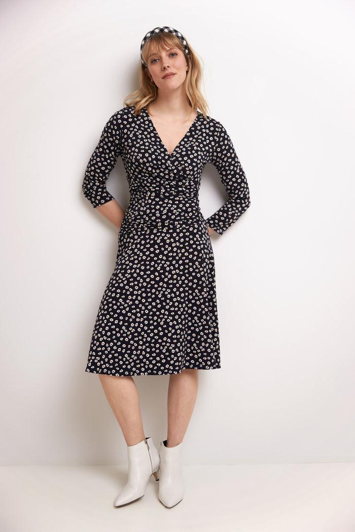 Rekucci Form-fitting 3/4 Sleeve Dress With Ruching Daisies-navy