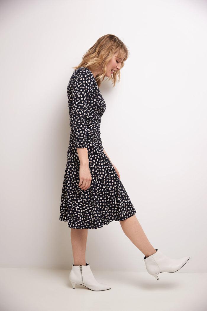 Rekucci Form-fitting 3/4 Sleeve Dress With Ruching Daisies-navy