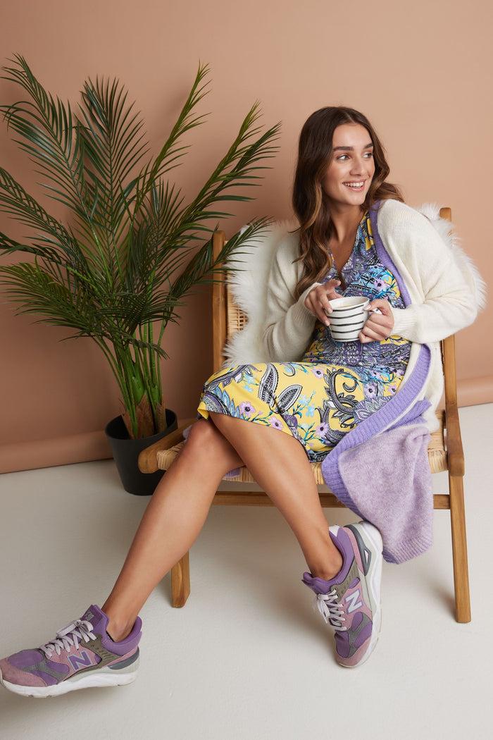 Rekucci Form-fitting Short Sleeve Dress With Ruching Sunshine-paisley