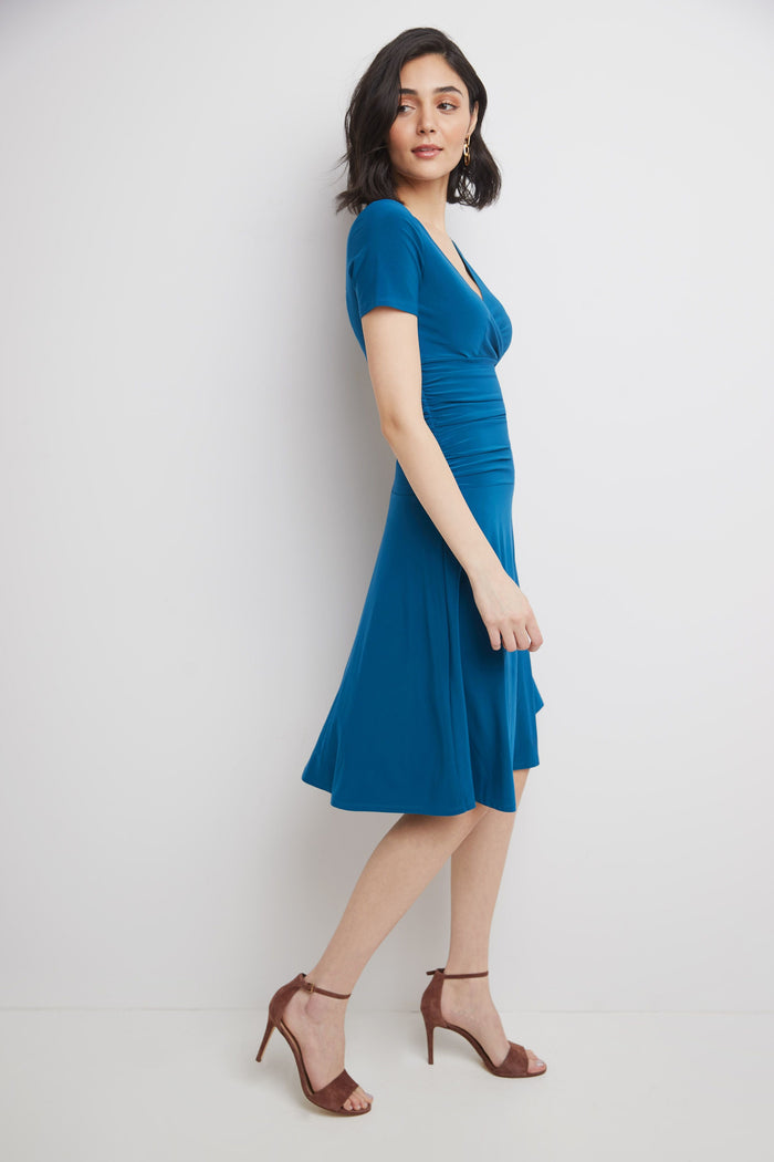 Rekucci Form-fitting Short Sleeve Dress With Ruching Teal