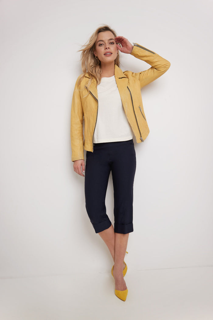 Rekucci Chic Capri With Classic Cuffed Hem Navy