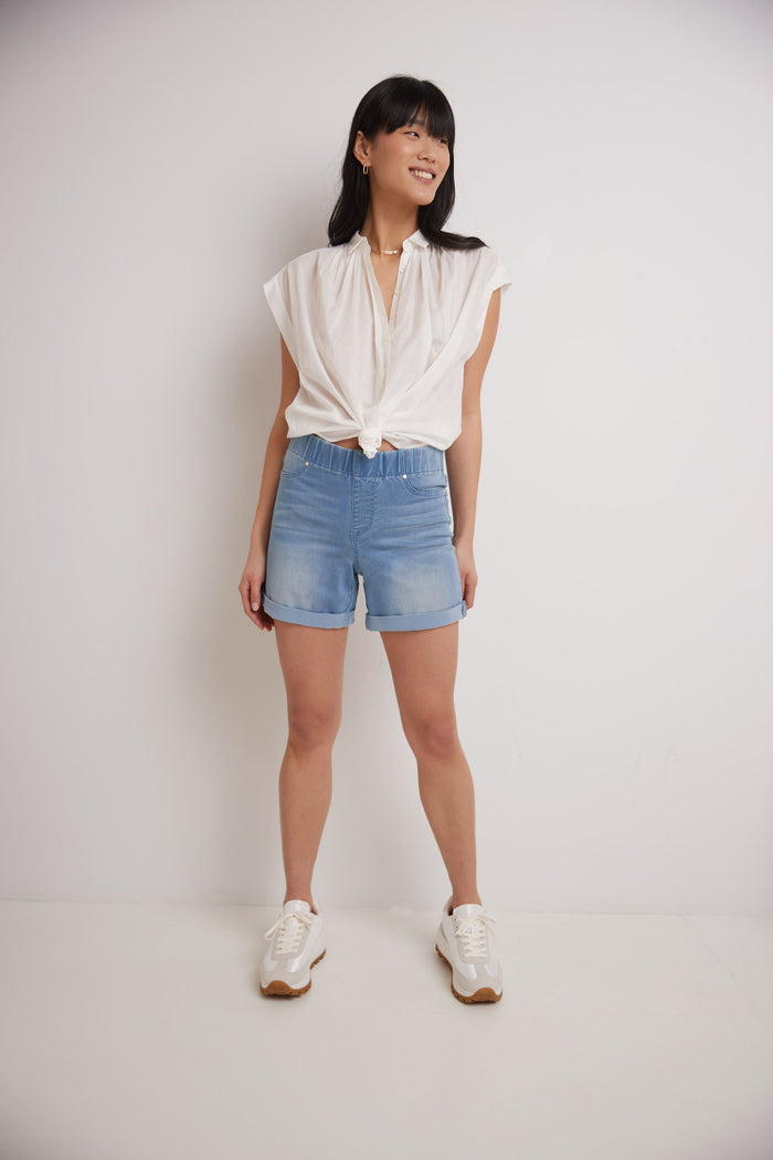 Rekucci Rekucci Women's 5 Inch Pull-On Jean Short With Slim Cuff Light-wash