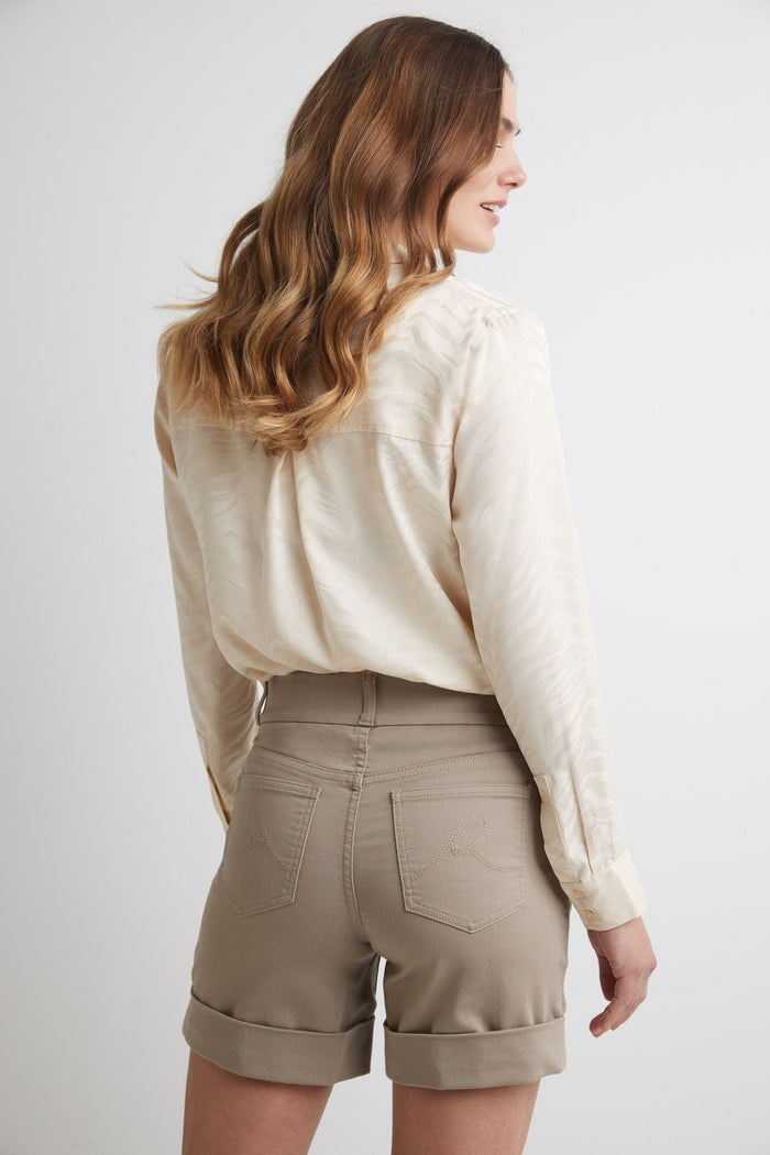 Rekucci Rekucci Women's 6 Inch Pull-On Chic Cuffed Jean Short Khaki