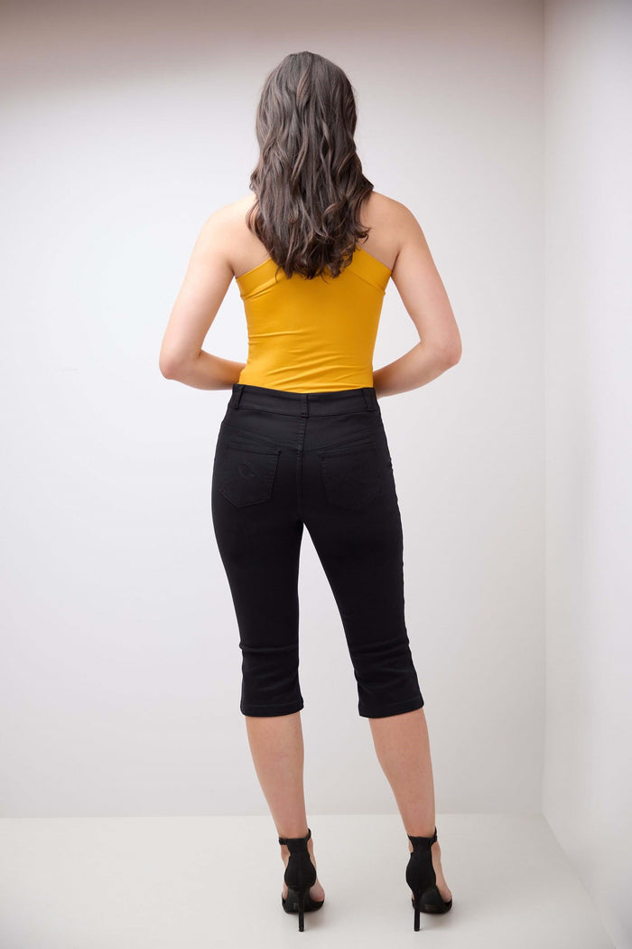 Rekucci Rekucci Women's Comfort Jean Capri With Snap Detail Black