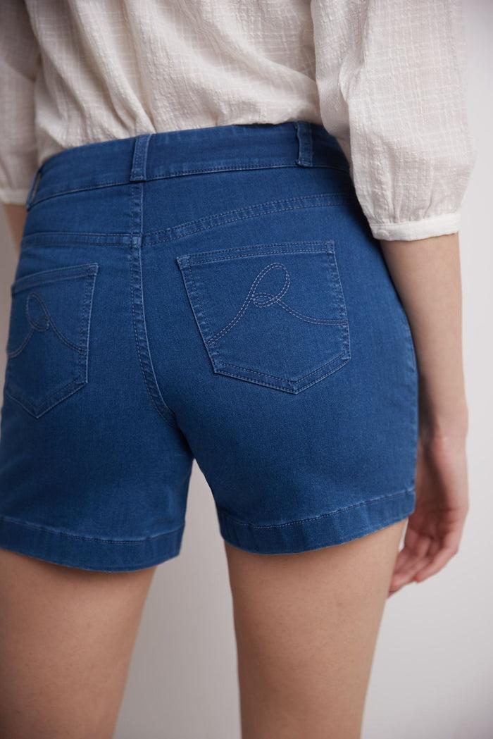 Rekucci Rekucci Women's Slimming 5 Inch Jean Short With Snap Detail Malibu-solid